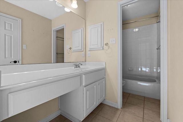 375 Colorado DR, Cedar Creek, TX 78612