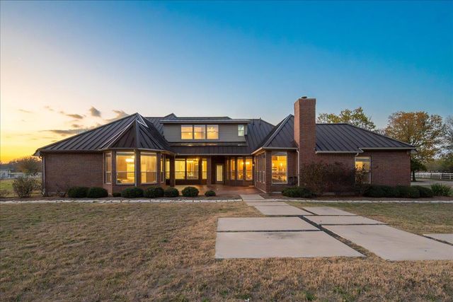 375 Colorado DR, Cedar Creek, TX 78612