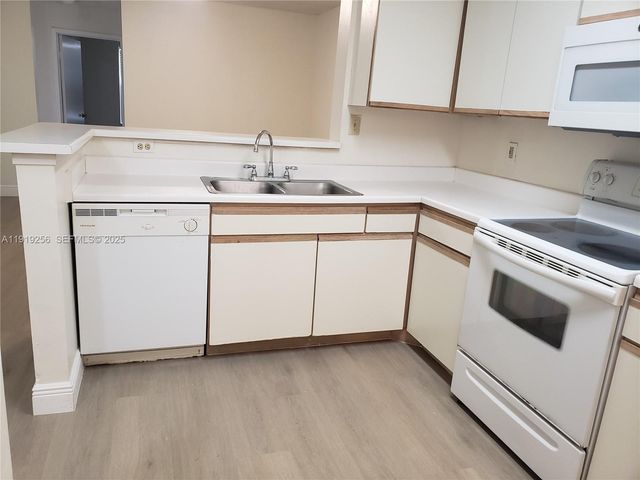 11277 W Atlantic Blvd 108, Coral Springs, FL 33071