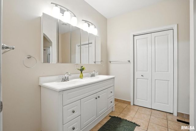 1013 2ND Street Court 0, Moline, IL 61265