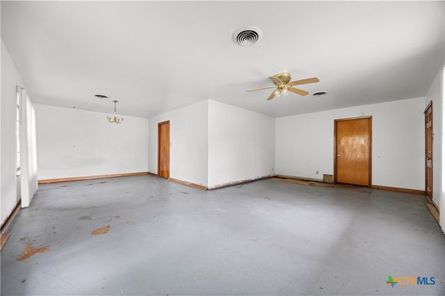 512 S Gray Street, Killeen, TX 76541
