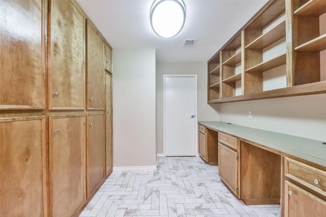 20 Tulip Hill Court, Spring, TX 77380