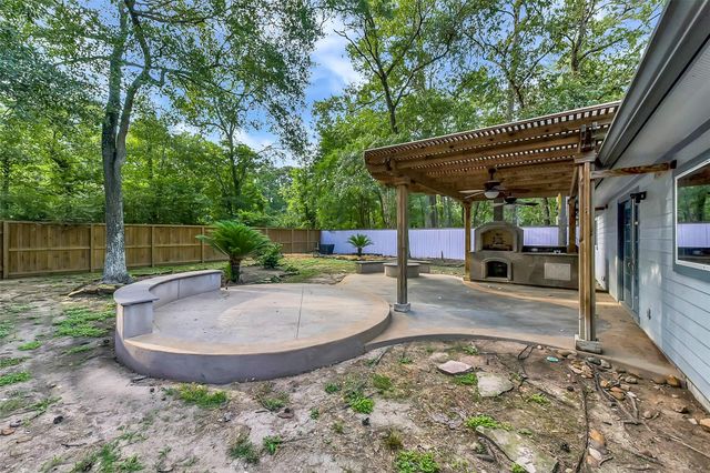 20 Tulip Hill Court, Spring, TX 77380