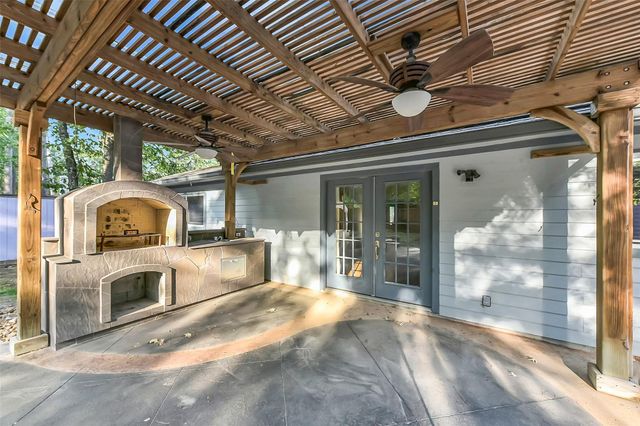 20 Tulip Hill Court, Spring, TX 77380