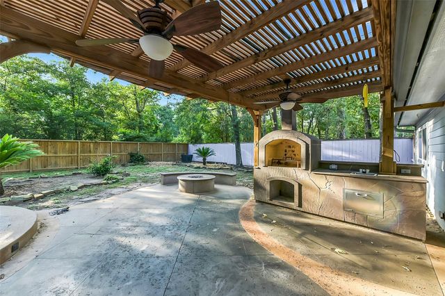 20 Tulip Hill Court, Spring, TX 77380