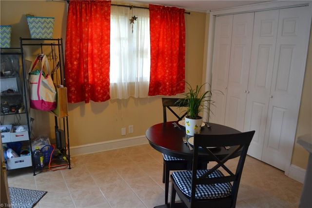 305 N 10th Avenue, Mayodan, NC 27027