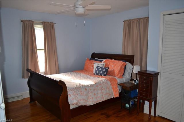 305 N 10th Avenue, Mayodan, NC 27027