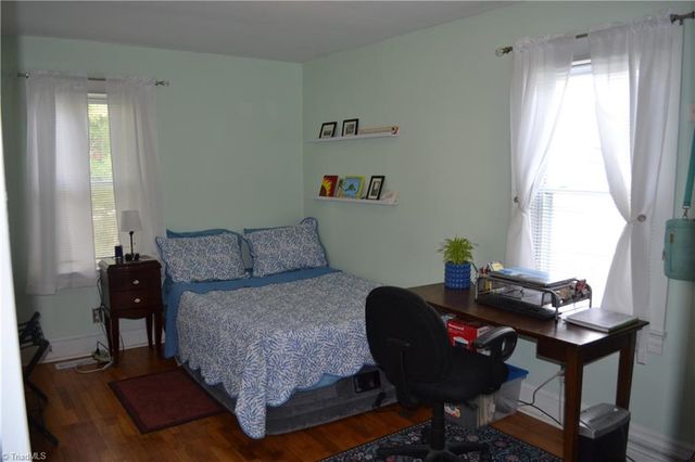 305 N 10th Avenue, Mayodan, NC 27027