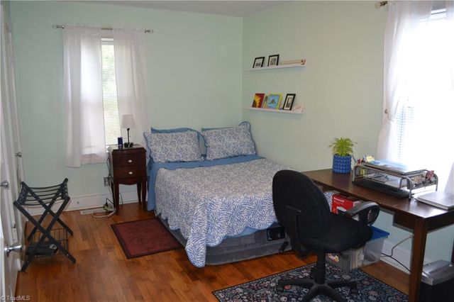305 N 10th Avenue, Mayodan, NC 27027