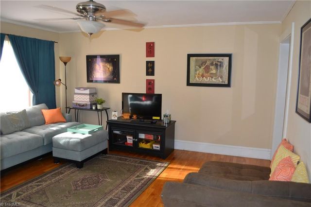 305 N 10th Avenue, Mayodan, NC 27027