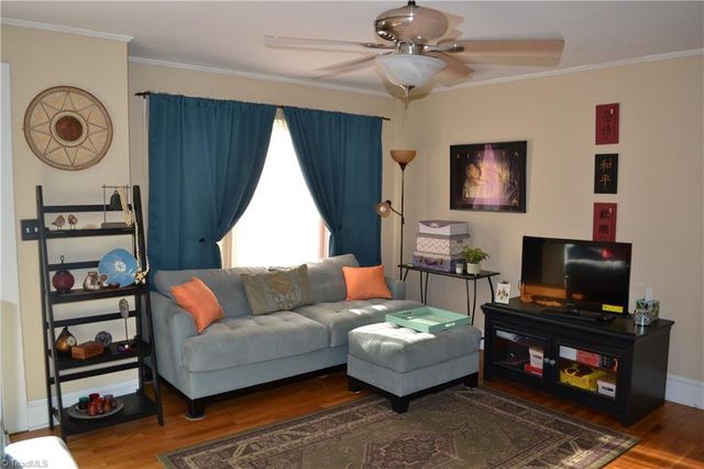 305 N 10th Avenue, Mayodan, NC 27027