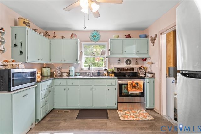 418 Blackwater Dr, Petersburg, VA 23805