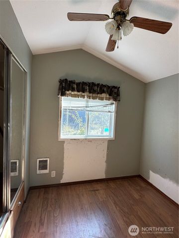 550 Holcomb Road, Kelso, WA 98626