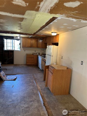 550 Holcomb Road, Kelso, WA 98626