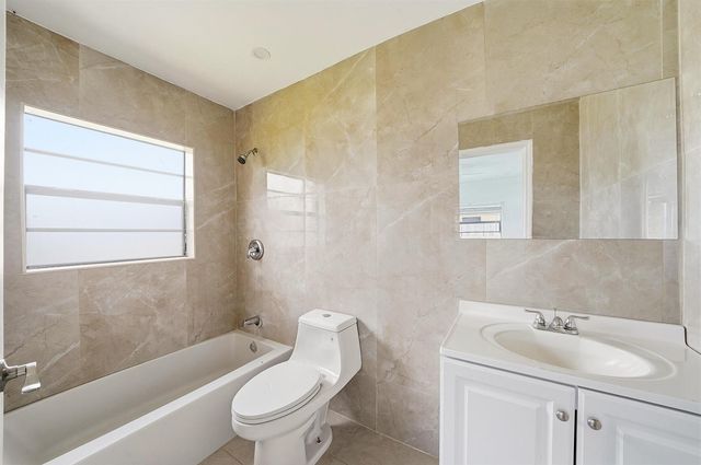 1060 SW 5th Terrace, Deerfield Beach, FL 33441