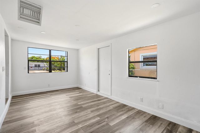 1060 SW 5th Terrace, Deerfield Beach, FL 33441