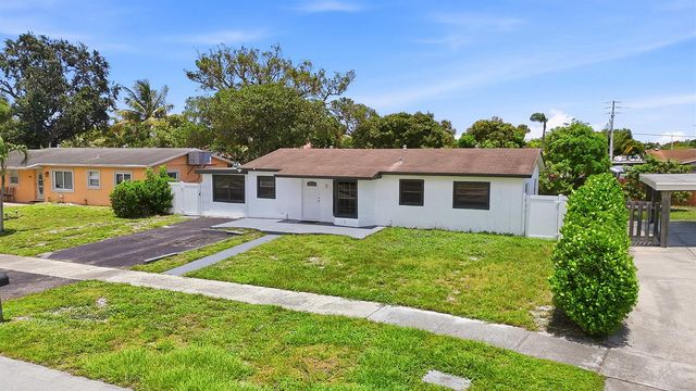 1060 SW 5th Terrace, Deerfield Beach, FL 33441
