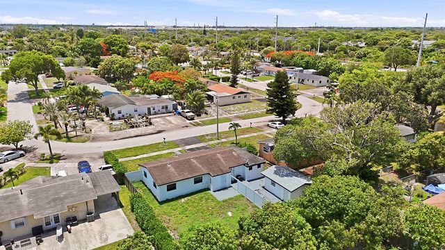 1060 SW 5th Terrace, Deerfield Beach, FL 33441