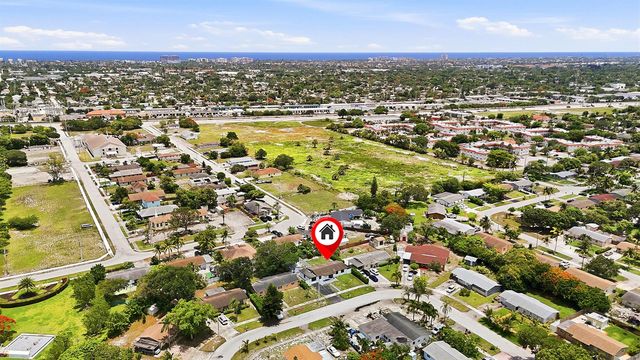 1060 SW 5th Terrace, Deerfield Beach, FL 33441