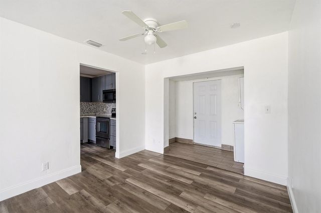 1060 SW 5th Terrace, Deerfield Beach, FL 33441