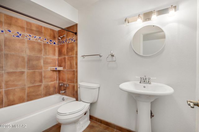 741 S Abrego Drive, Green Valley, AZ 85614