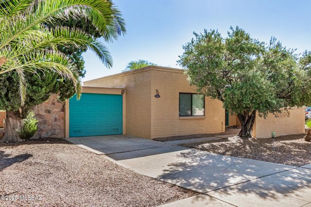 741 S Abrego Drive, Green Valley, AZ 85614