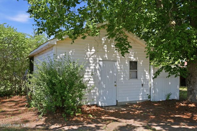 2013 Holland Road, Greenville, NC 27834