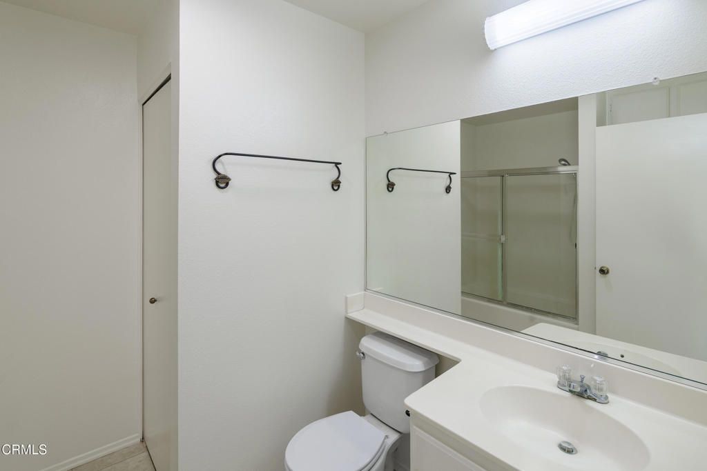 Image 12 of property listing at 2913 Antonio Drive 306, Camarillo, CA 93010