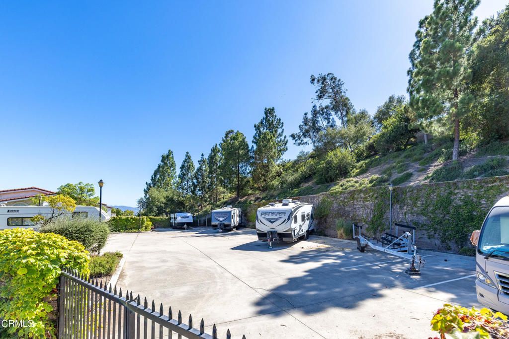 Image 25 of property listing at 2913 Antonio Drive 306, Camarillo, CA 93010