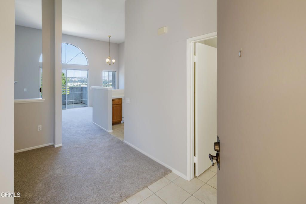 Image 3 of property listing at 2913 Antonio Drive 306, Camarillo, CA 93010