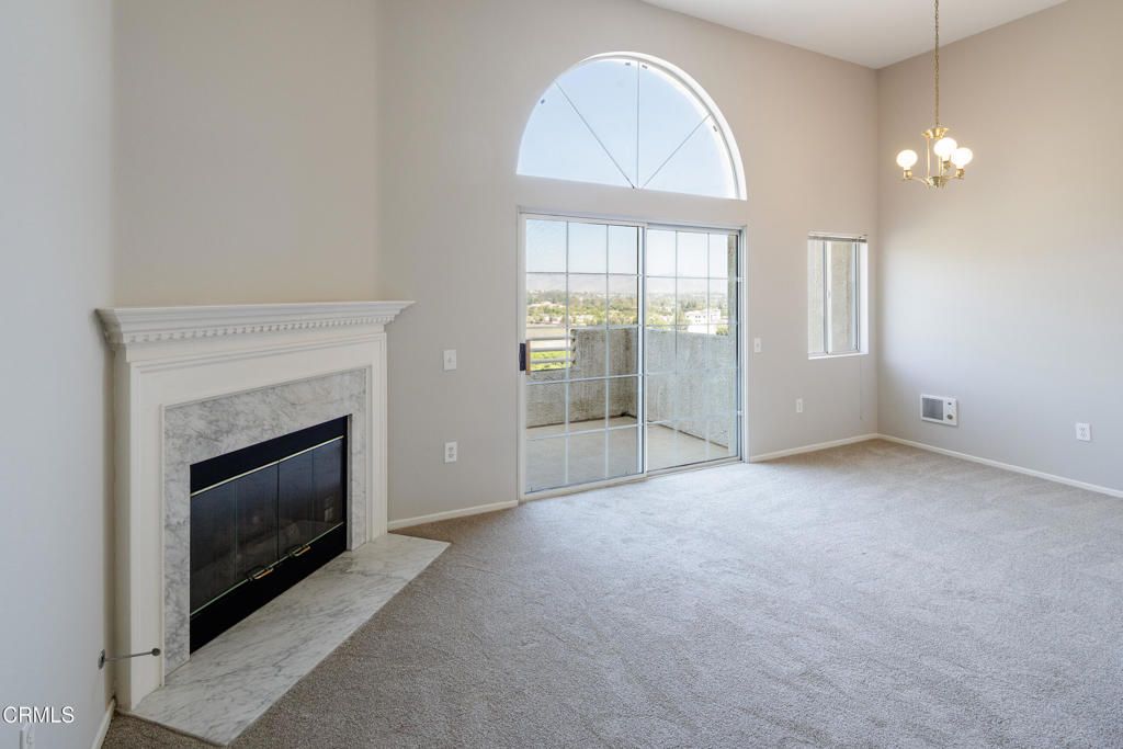 Image 9 of property listing at 2913 Antonio Drive 306, Camarillo, CA 93010