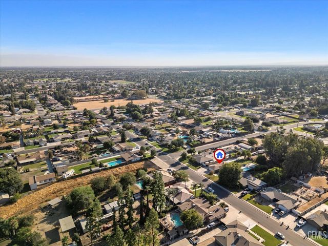 2105 Jason Street, Bakersfield, CA 93312