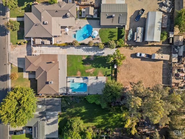 2105 Jason Street, Bakersfield, CA 93312