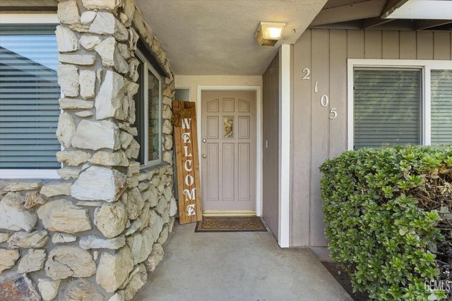2105 Jason Street, Bakersfield, CA 93312