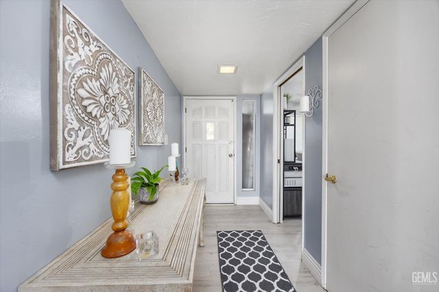 2105 Jason Street, Bakersfield, CA 93312