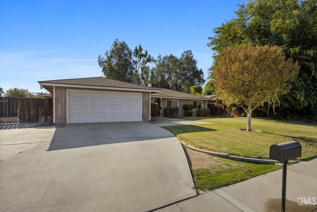 2105 Jason Street, Bakersfield, CA 93312