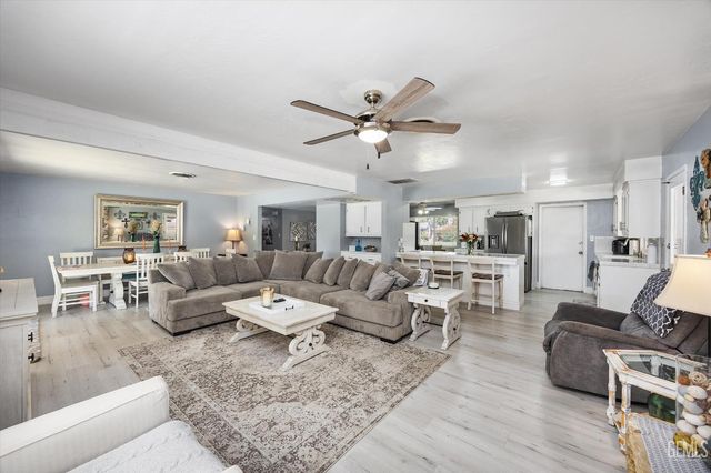 2105 Jason Street, Bakersfield, CA 93312