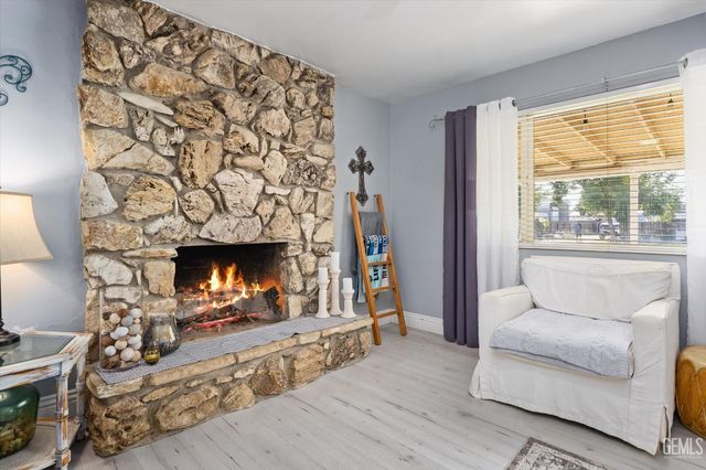 2105 Jason Street, Bakersfield, CA 93312