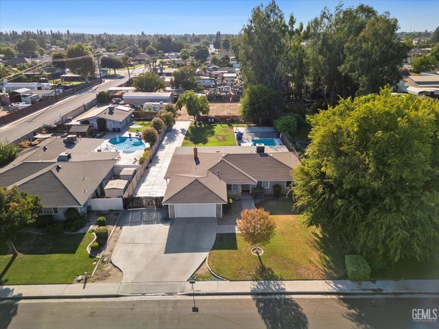 2105 Jason Street, Bakersfield, CA 93312
