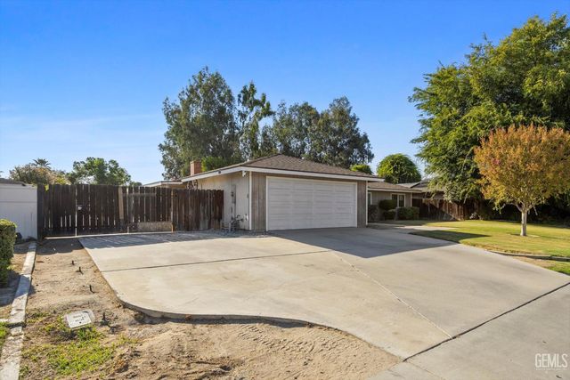 2105 Jason Street, Bakersfield, CA 93312
