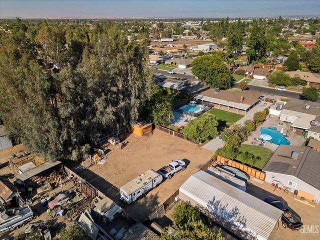 2105 Jason Street, Bakersfield, CA 93312