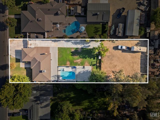 2105 Jason Street, Bakersfield, CA 93312