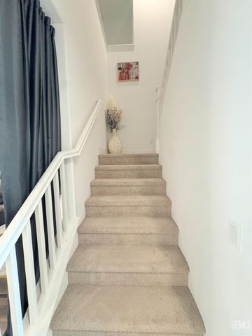 6622 Walkers Glen Lane, Bakersfield, CA 93313