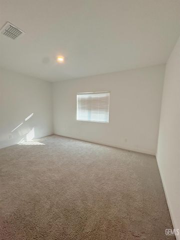 6622 Walkers Glen Lane, Bakersfield, CA 93313