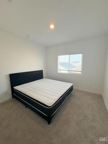 6622 Walkers Glen Lane, Bakersfield, CA 93313