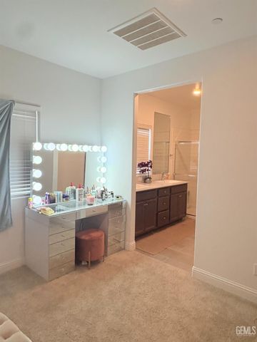 6622 Walkers Glen Lane, Bakersfield, CA 93313