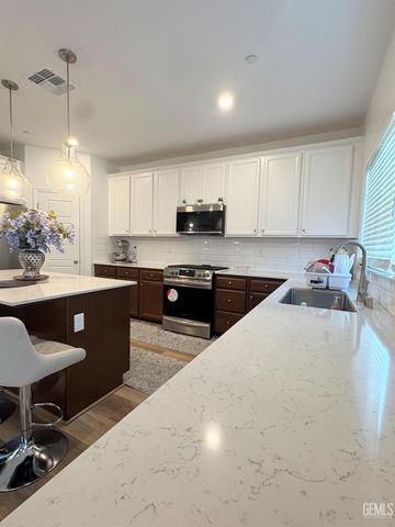 6622 Walkers Glen Lane, Bakersfield, CA 93313