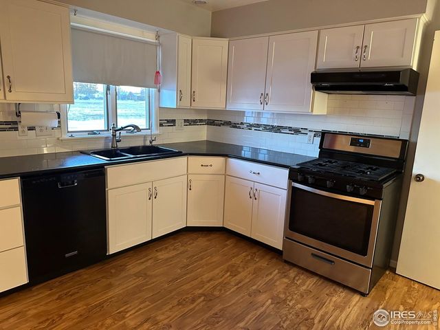 420 W 6th St, Julesburg, CO 80737