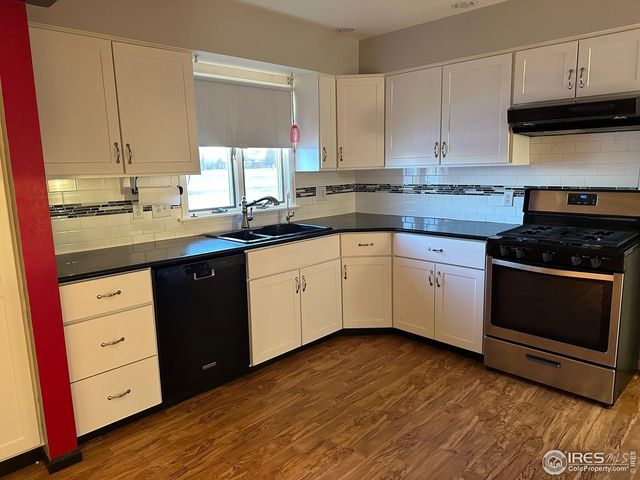 420 W 6th St, Julesburg, CO 80737