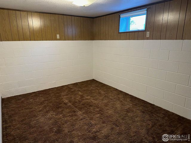 420 W 6th St, Julesburg, CO 80737